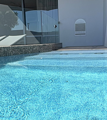 海滩套房酒店主图