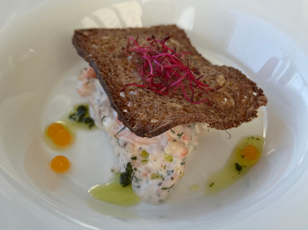 萨罗酒店及会议中心主图