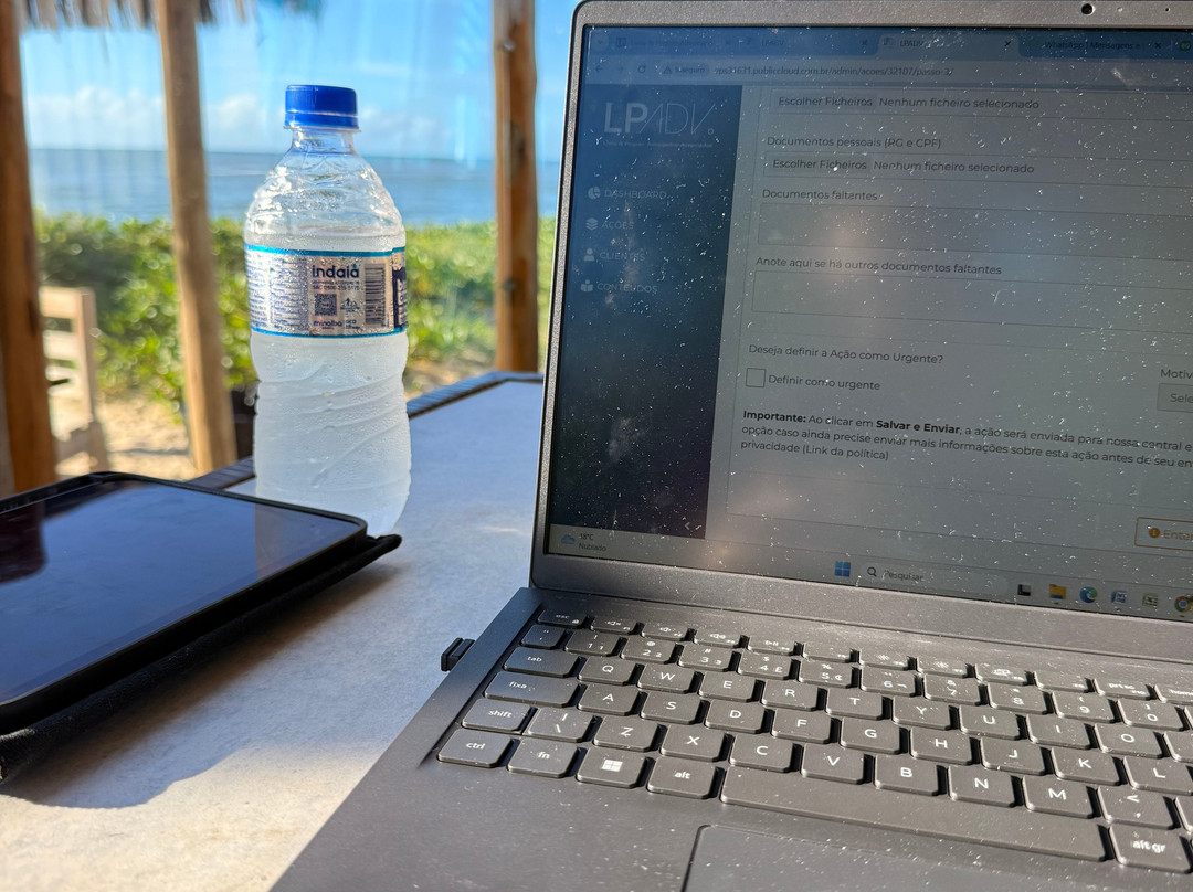 卡兰波拉酒店主图