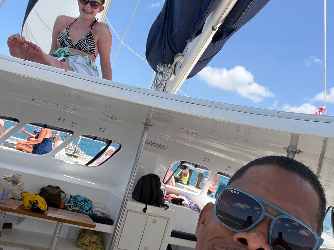 Cool Runnings Catamaran Cruises-布里奇顿必去景点