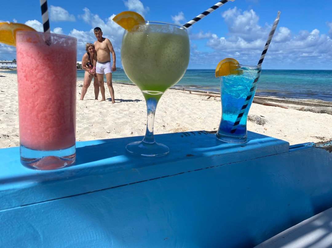 蓝色海湾假日酒店主图