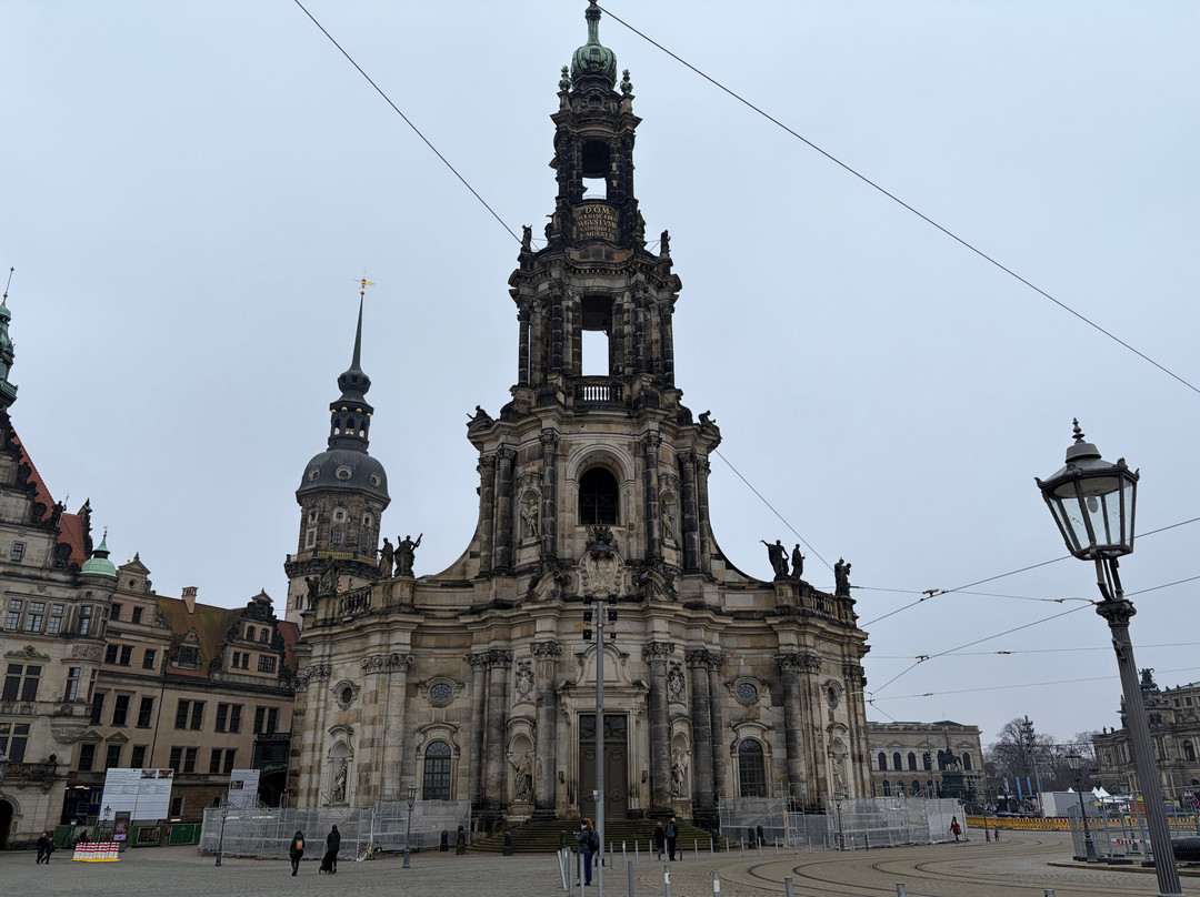 Katholische Hofkirche-德累斯顿必去景点