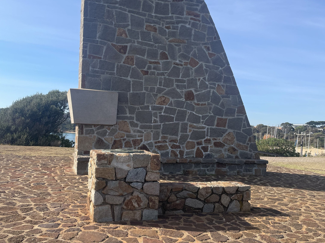 Matthew Flinders Memorial-莫宁顿必去景点