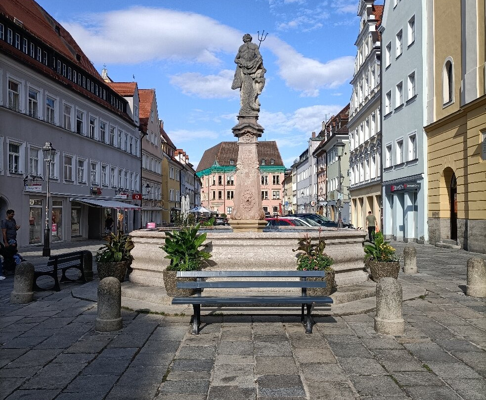 Neptunbrunnen-考夫博伊伦市必去景点