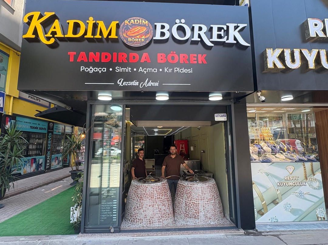 KADİM BÖREK SALONU