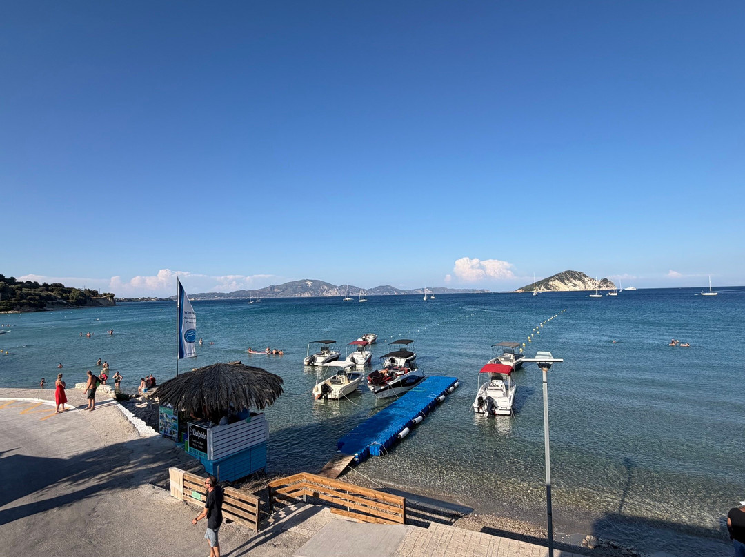 Dolphin Boat Rentals-利姆尼科利必去景点
