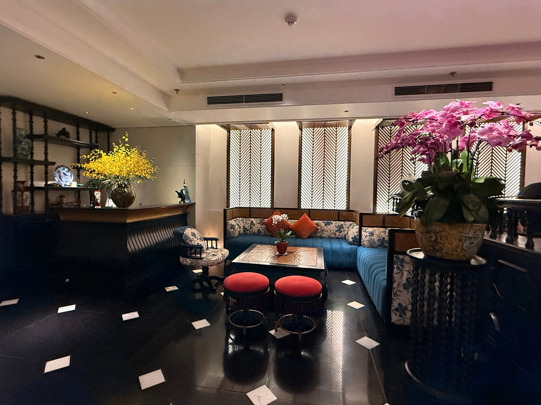 东方翡翠酒店主图