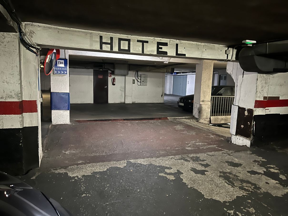 赫伦萨里奥NH酒店-旅行者