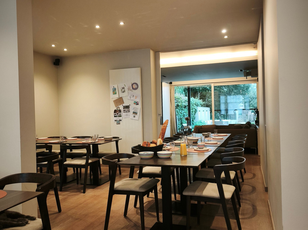 B&B Charles Cabour主图
