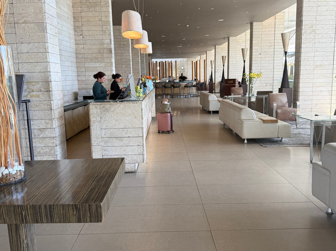 安托法加斯塔特拉多套房酒店主图
