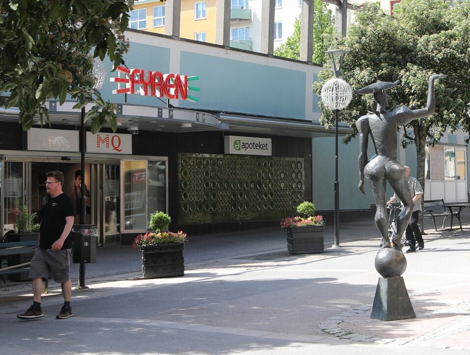 Statue Harlekin och Pierrot (Statue de Arlequin et Pierrot)-Hudiksvall必去景点