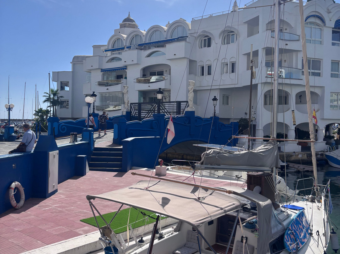 Centro Comercial Puerto Marina Shopping-班纳玛德纳必去景点