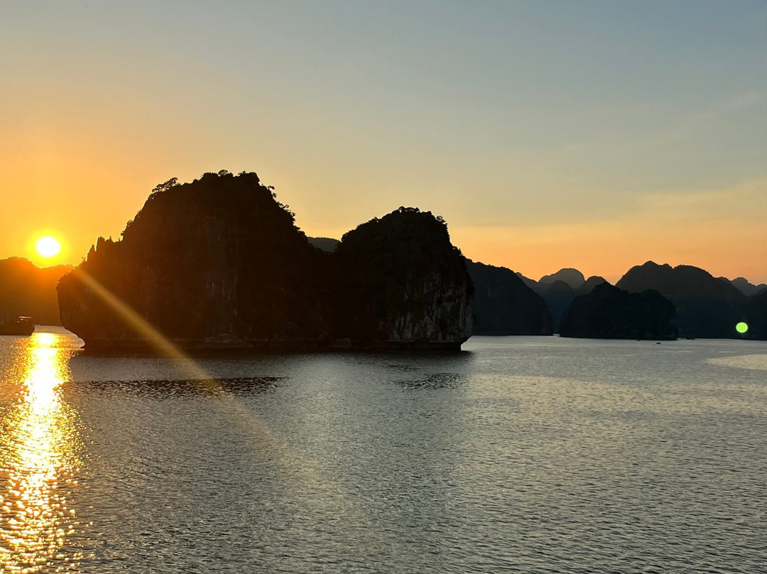 Aduta Cruise-Cat Ba Town必去景点