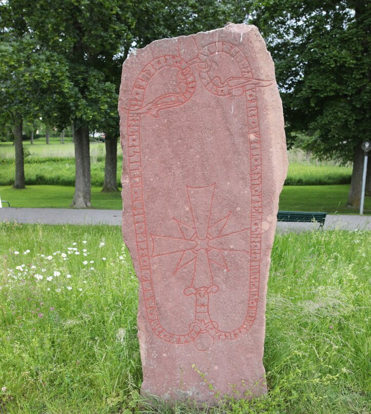 Pierre runique Sö 178 (Södermanlands runinskrifter 178)-Mariefred必去景点