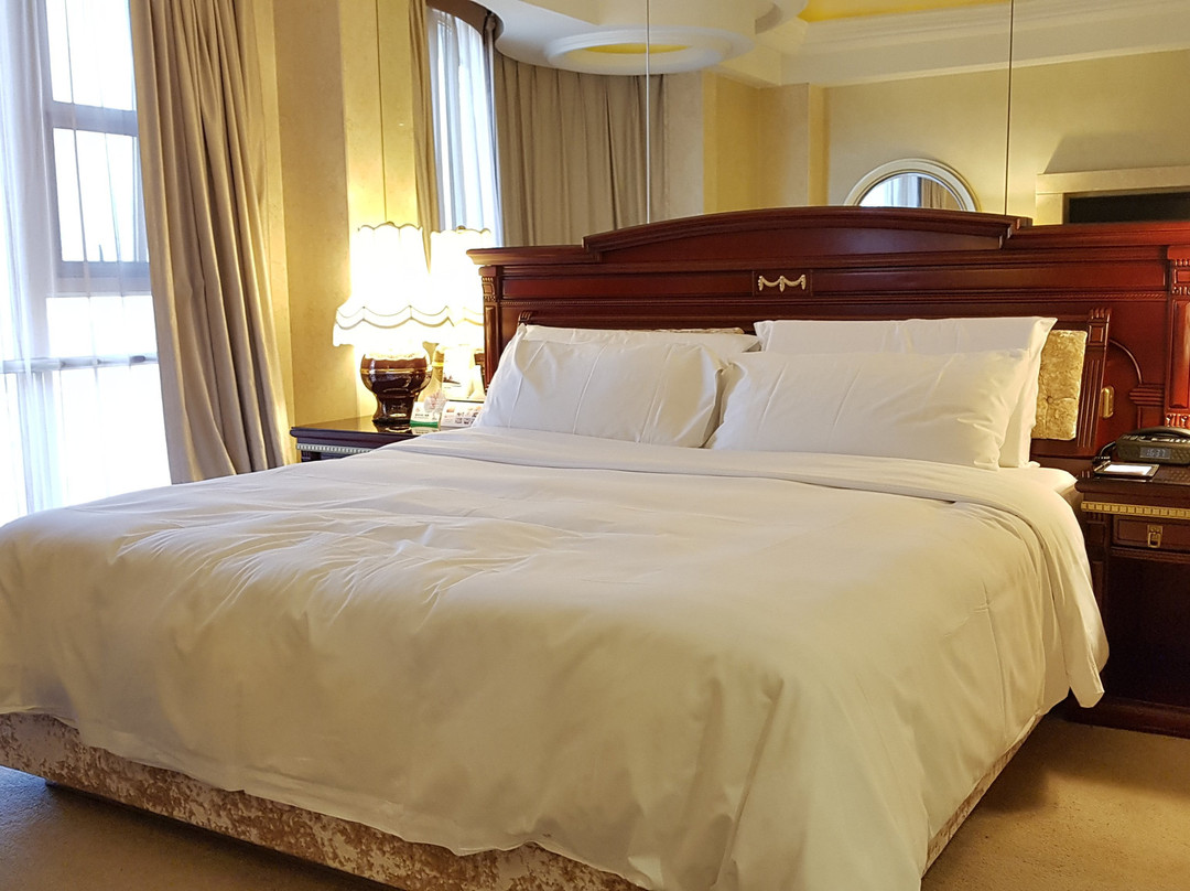 汉爵阳明大酒店主图