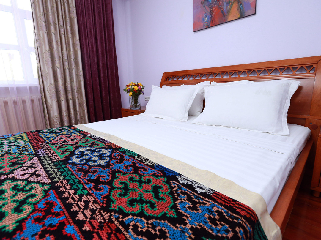 Soluxe Hotel