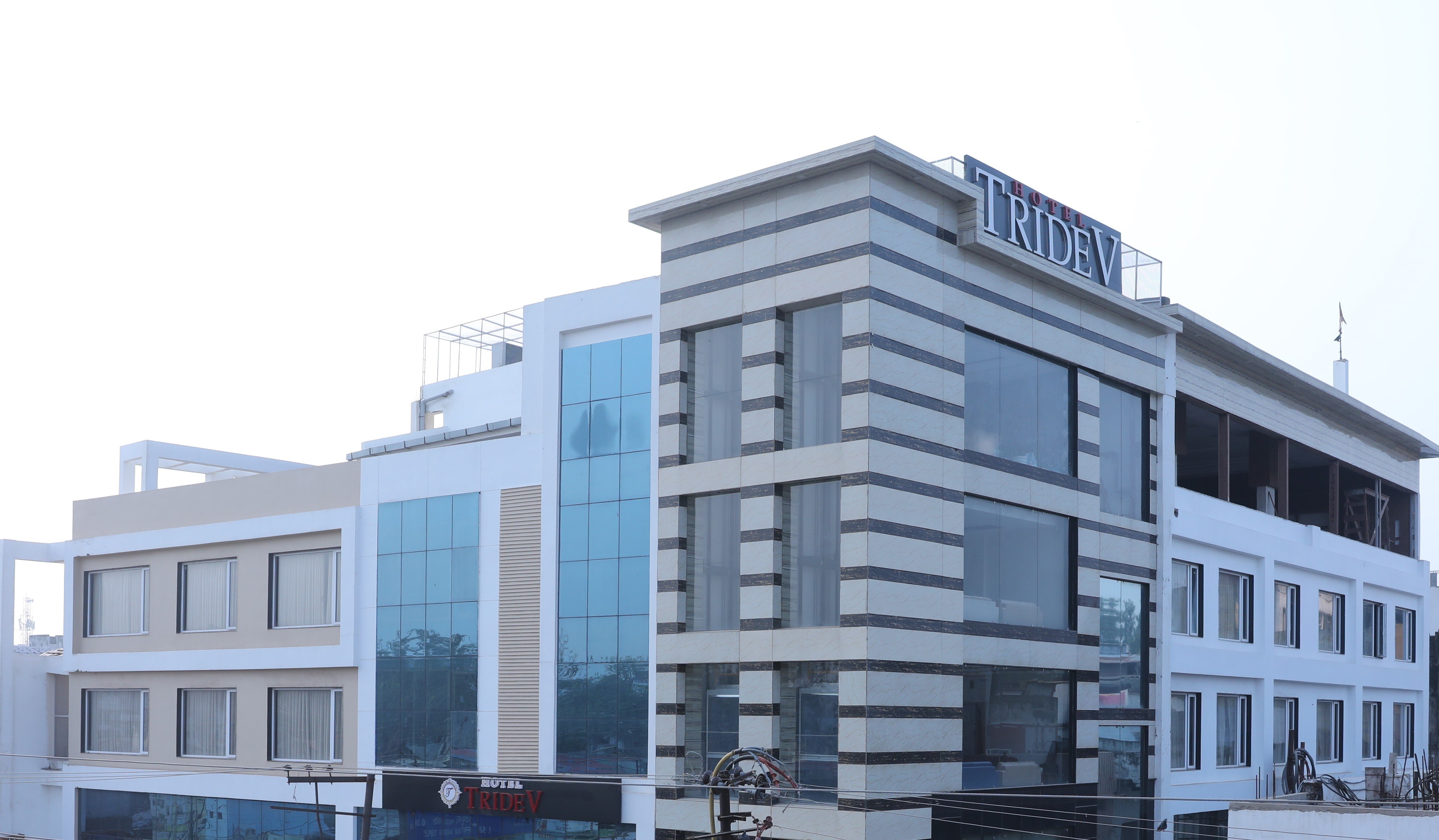 Hotel Tridev-官方