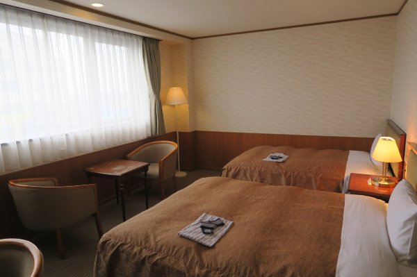 拉斯顿饭店-官方