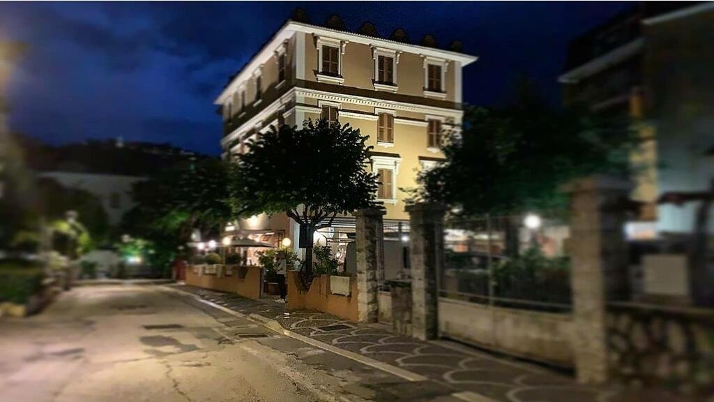 艾利斯克里伦酒店