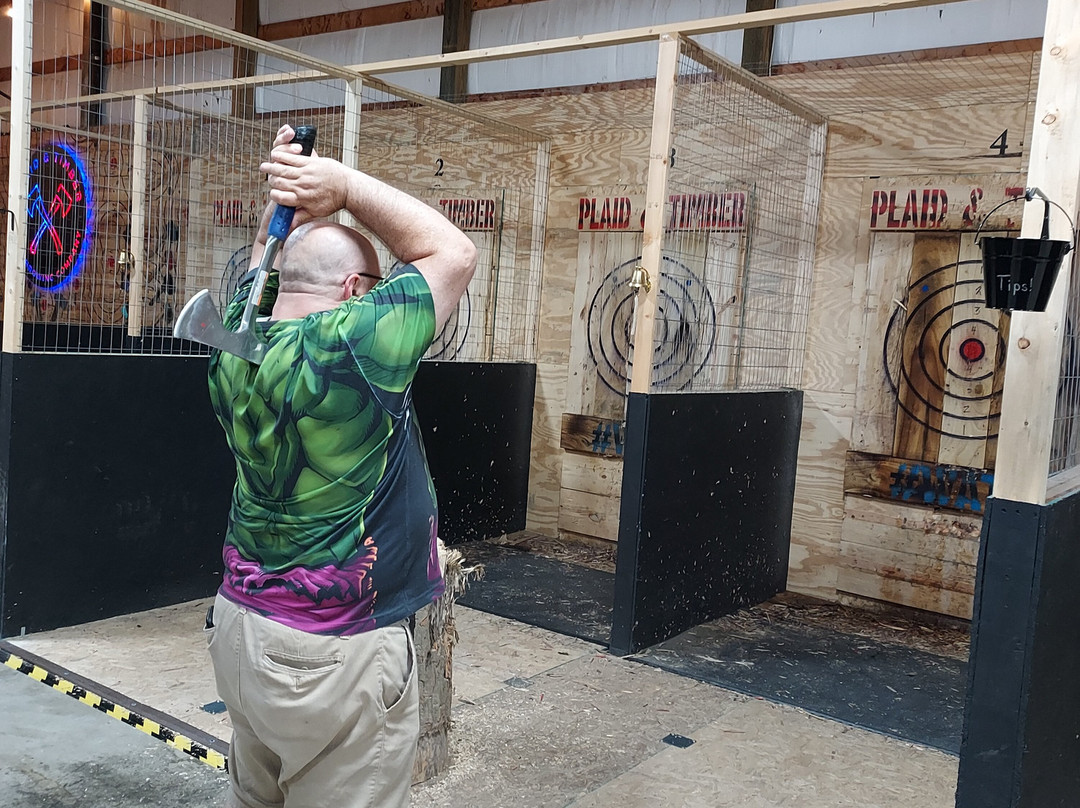 Plaid & Timber Axe Throwing-埃文斯维尔必去景点