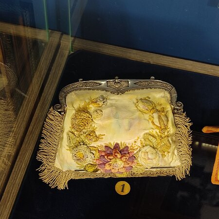 Goldwork Embroidery Museum and Factory景点图片