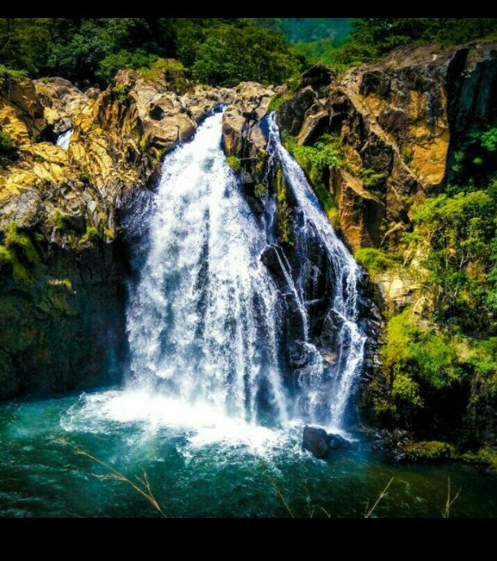 Duwili Ella Waterfall景点图片