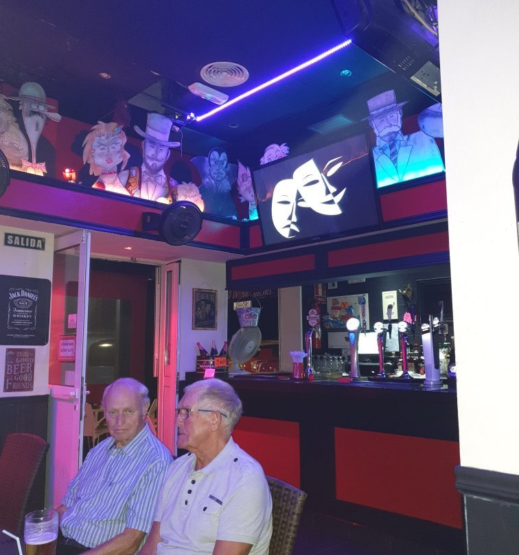 费纳比餐馆和美食-The Theatre Cabaret Bar