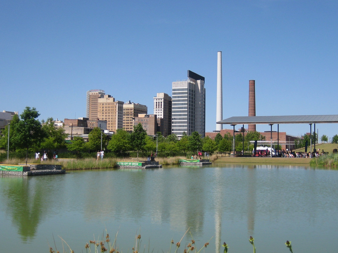 Birmingham's Railroad Park景点图片
