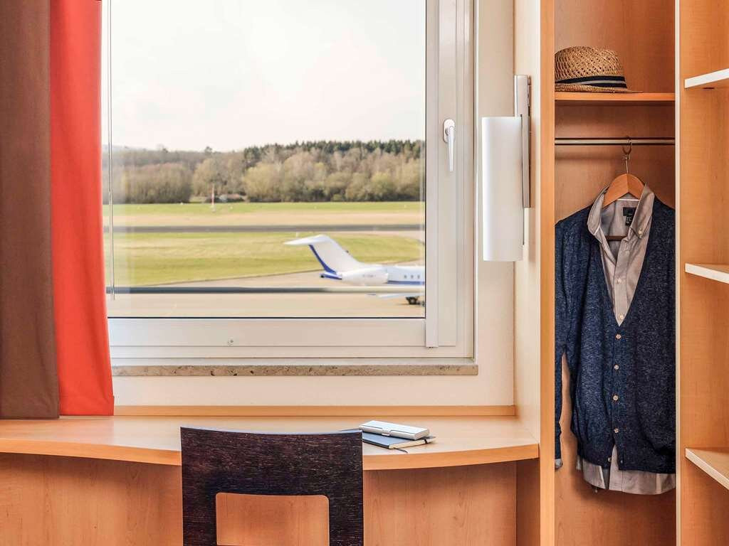 Ibis Friedrichshafen Airport主图