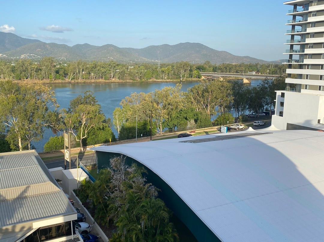 罗克汉普顿美居酒店主图