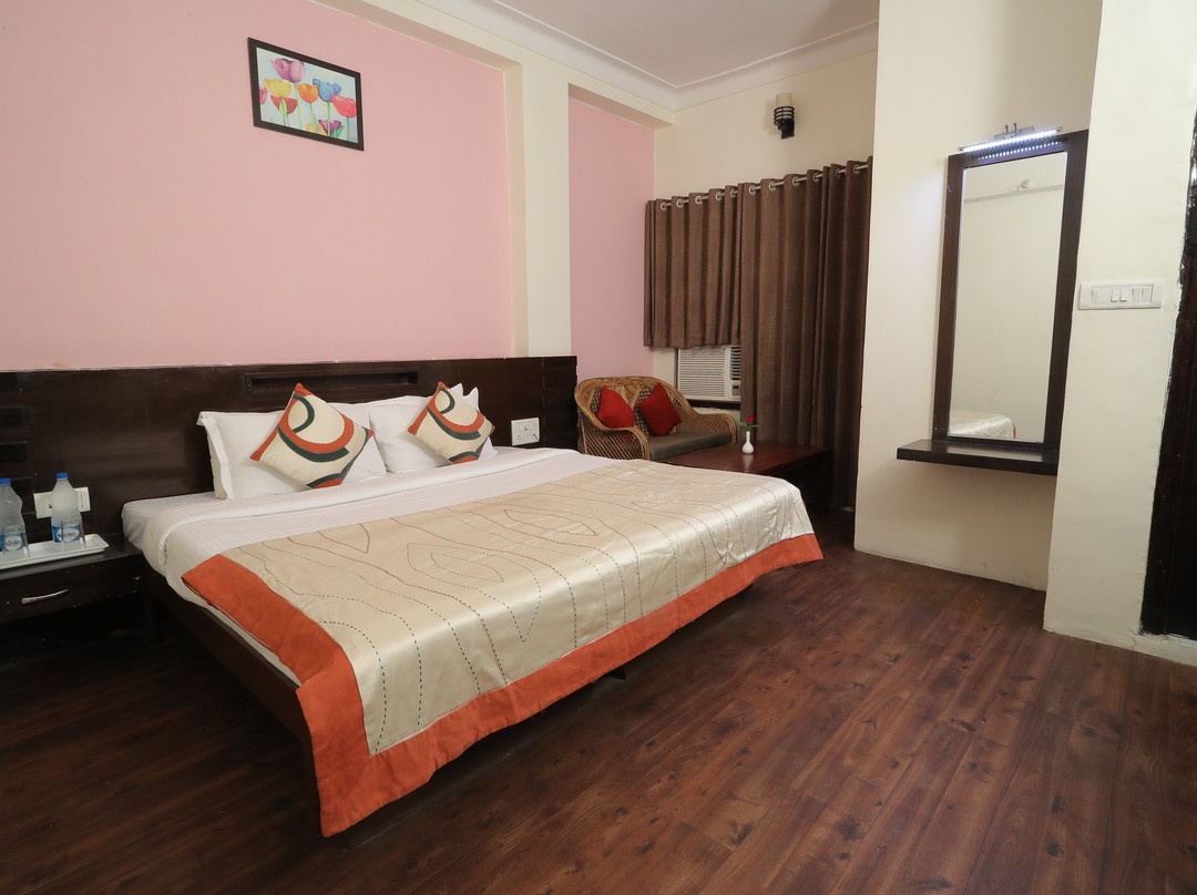 Hotel Vivek Continental主图