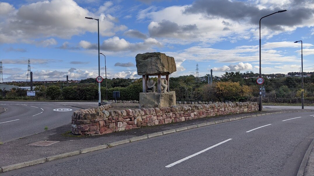 Miners' Memorial Sculpture景点图片