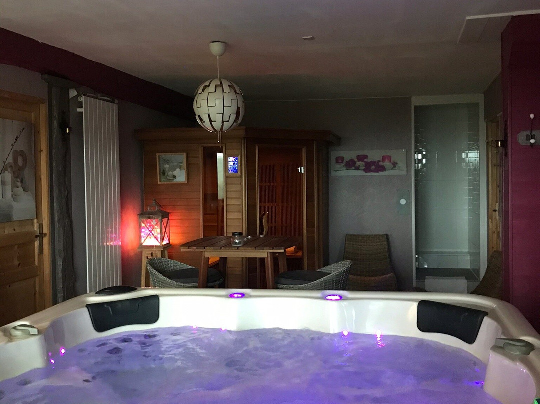 Les Instants Voles chambres jacuzzi privatif主图