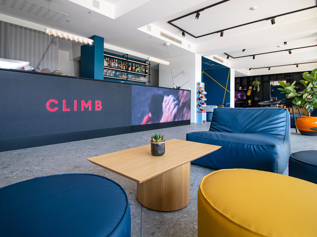 Hoody Active & Happiness Hotel主图