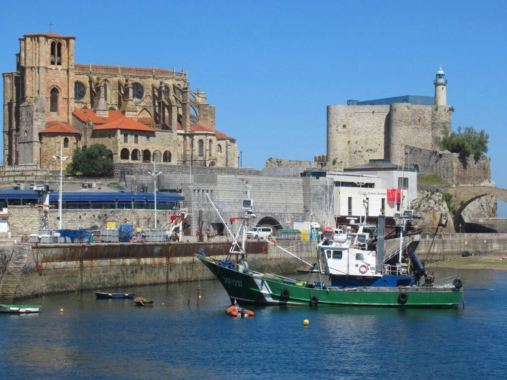 Avenida de la Constitución-Castro Urdiales必去景点