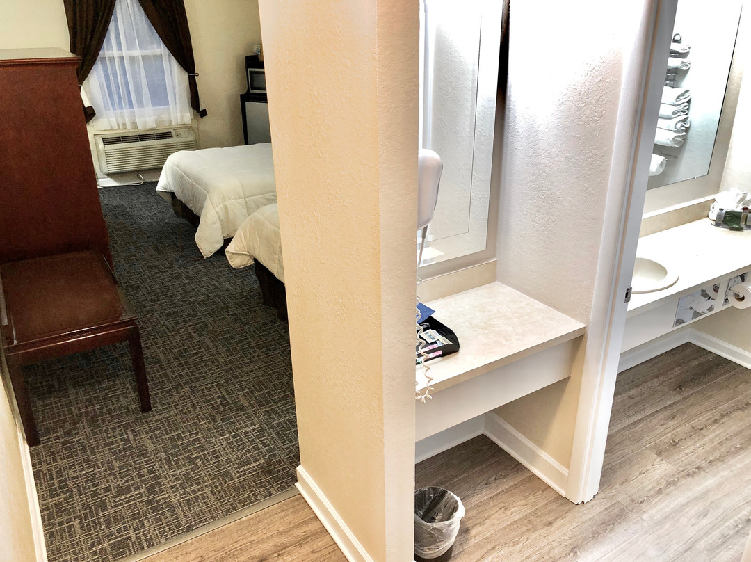 Bicentennial Inn主图