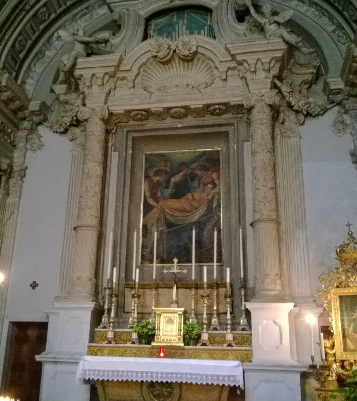 Chiesa di Santa caterina-Urbania必去景点