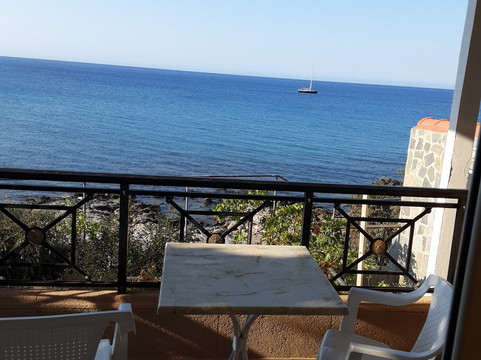 Ilyssion Beach Hotel主图