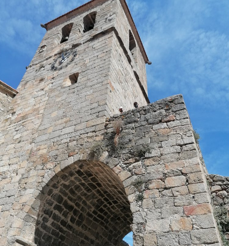 Iglesia Castillo de Santa María de Aguas Vivas景点图片