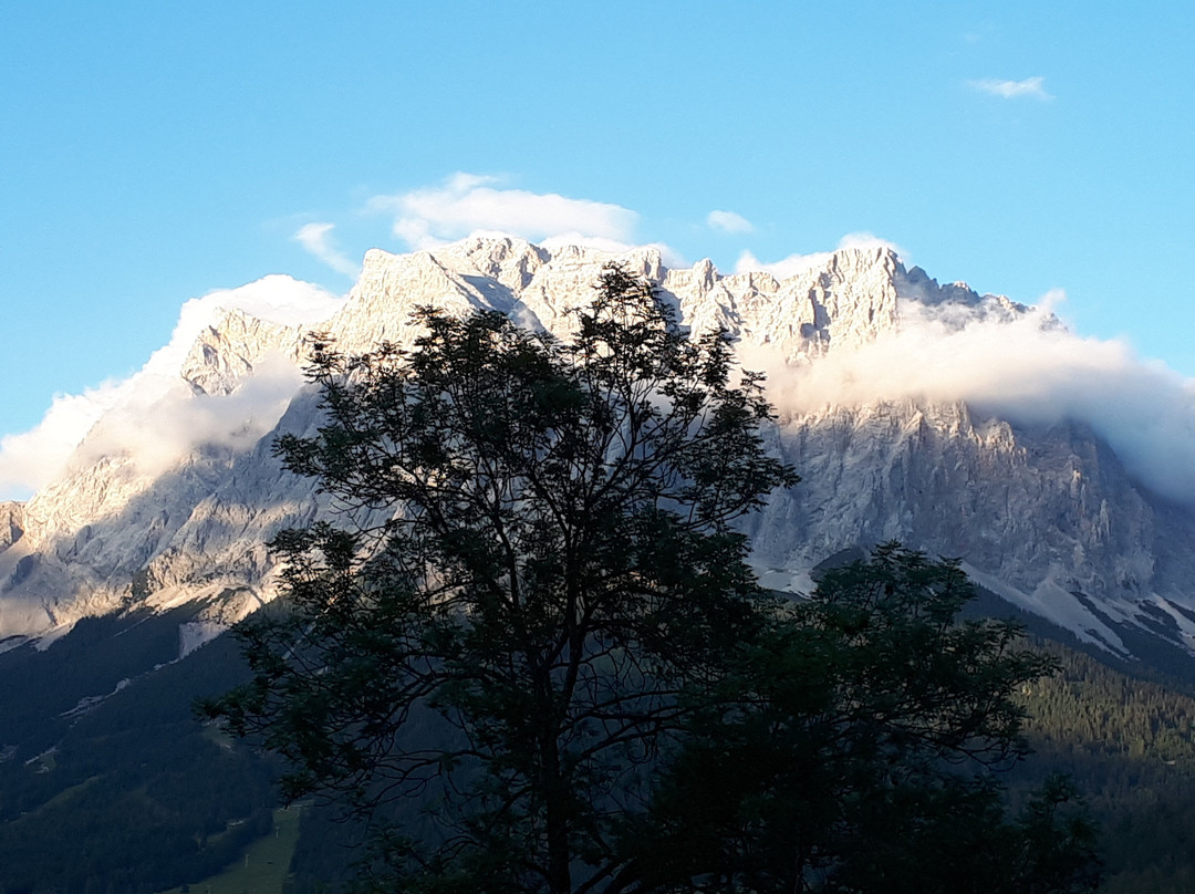 Hotel Gasthof zum Goldenen Lowen主图