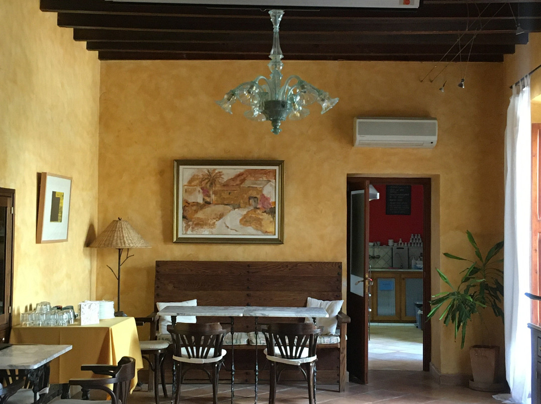 Petit Hotel Alaro主图