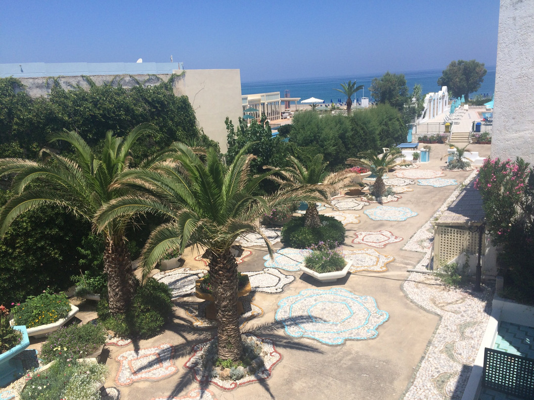 Golden Beach Hotel主图