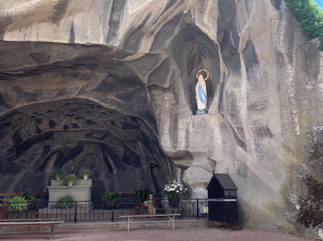Réplique de la Grotte de Lourdes景点图片