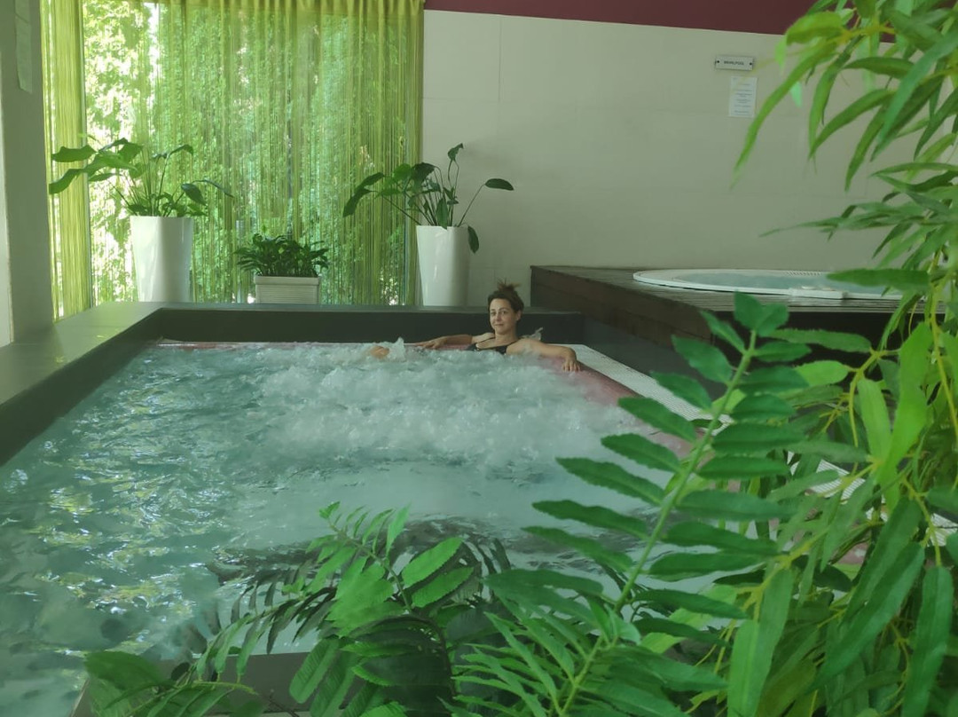 蓝阳卡奇酒店主图