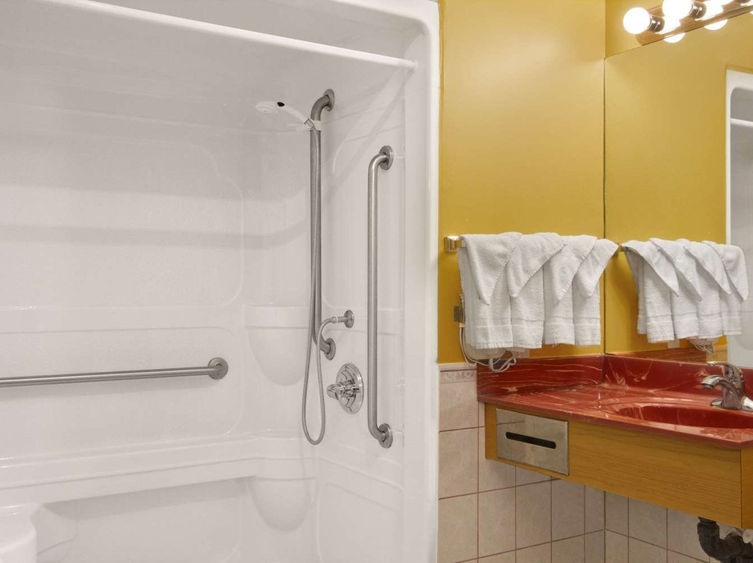 Knights Inn Woodstock主图