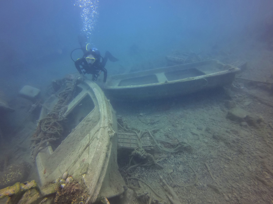 Nautilus Dive Center-Ilioupoli必去景点