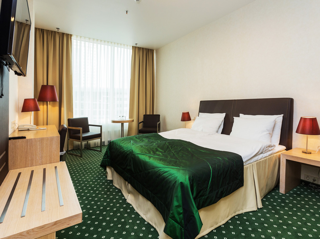 Green City Hotel主图