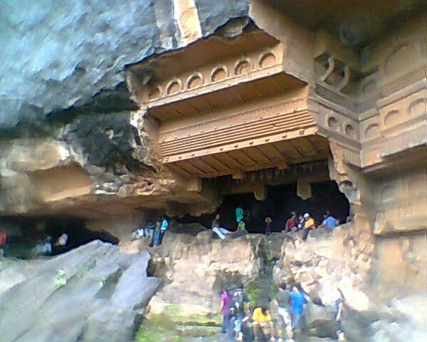 Kondhane Buddhist Caves景点图片