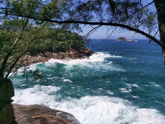 Praia Brava景点图片