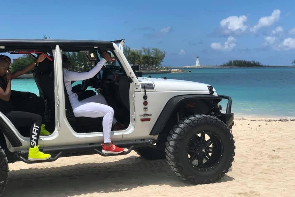 Pirate Jeep Tours Sightseeing Adventure!-拿骚必去景点